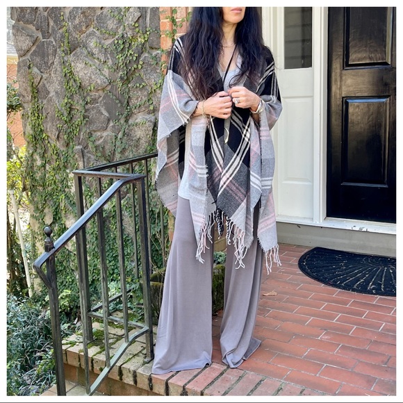 Chic plaid poncho blanket scarf - Picture 3 of 8